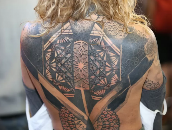 Pola geometris yang terstruktur